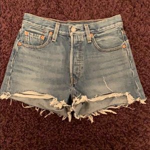 Medium wash Levi denim shorts